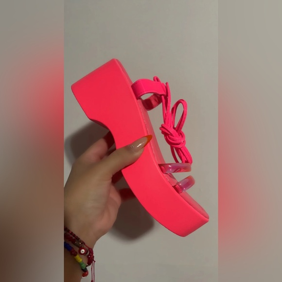 NEW! HOT PINK LACE AROUND PLATFORM SANDALS - Picture 2 of 2